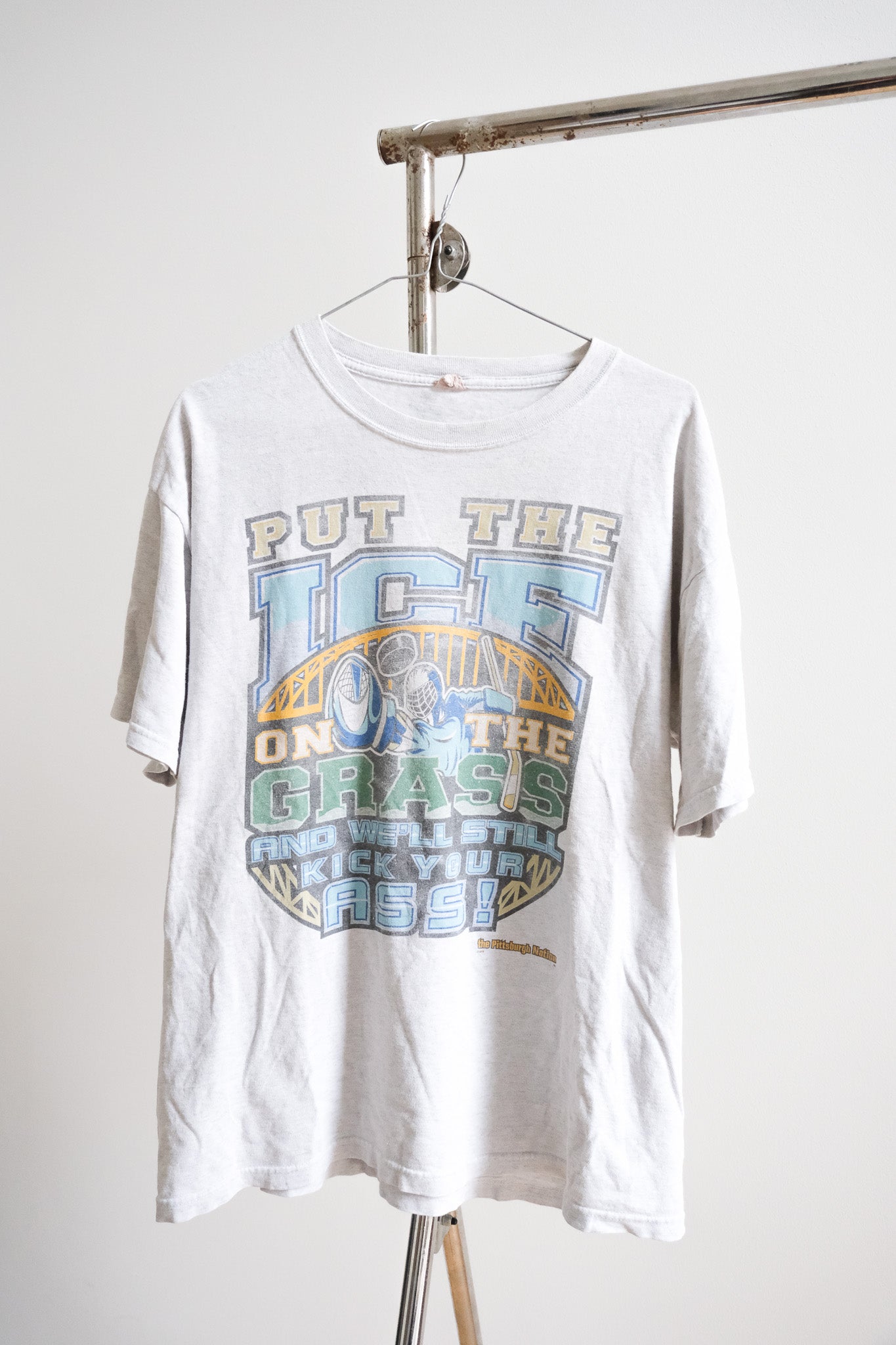 Vintage Graphic Tee - 2000s