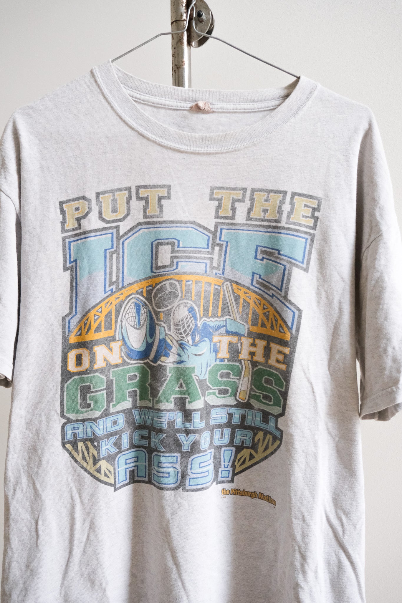 Vintage Graphic Tee - 2000s