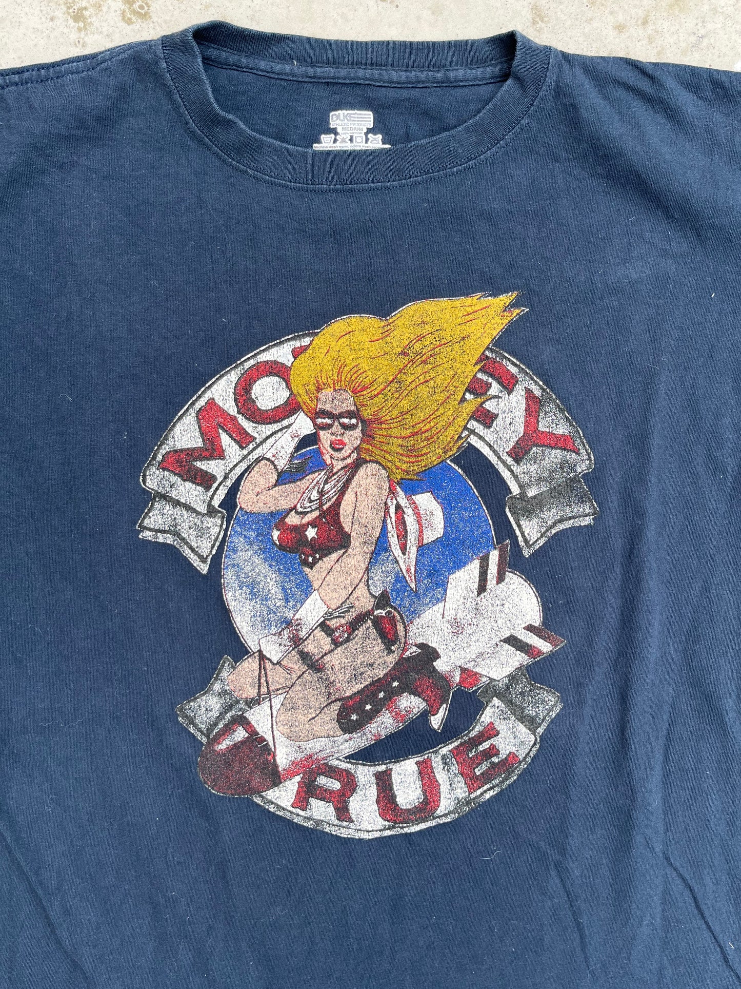 Motley Crue early Y2K tee