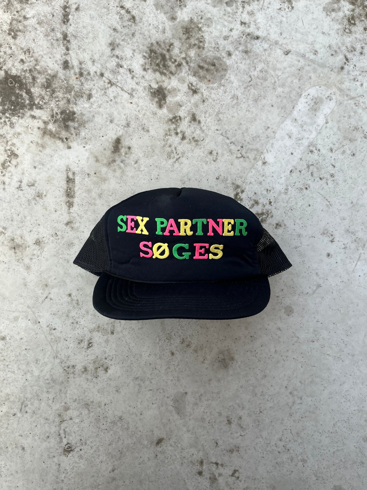 Vintage 90’s trucker hat